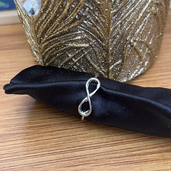 Jewelry Box Staple Minimalist Silver Infinity Ring - Picture 1 of 4